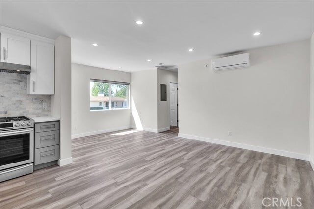 Building Photo - 1400 Elm Ave