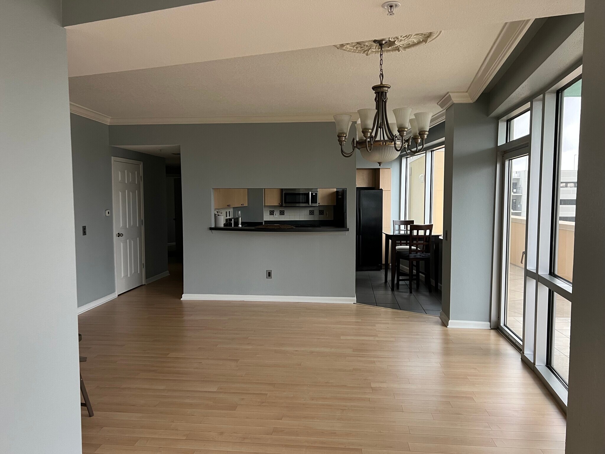 Dining room - 322 E Central