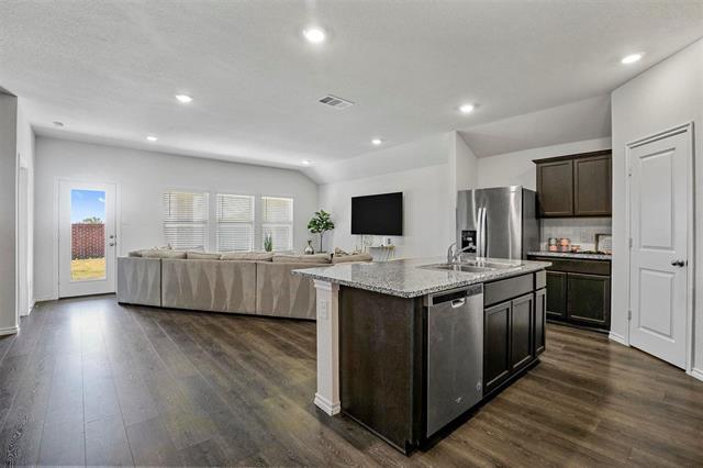 Building Photo - 3000 Buttonbush Dr