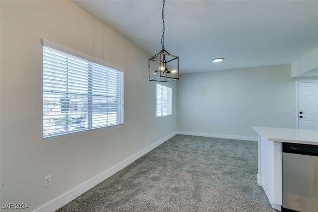 Building Photo - 3400 Cabana Dr