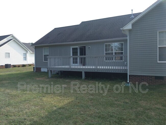 Building Photo - 156 Charleston Ridge Dr