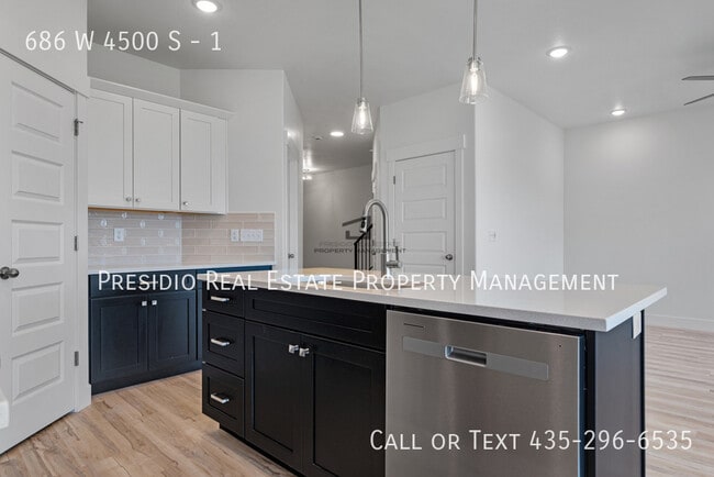 Building Photo - 686 S 4500 S