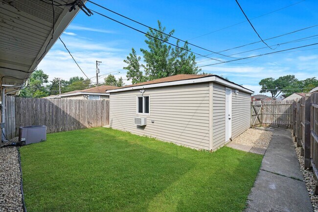 Building Photo - 5206 State Rd