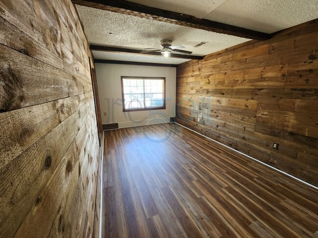 Building Photo - 29 Brookview Dr