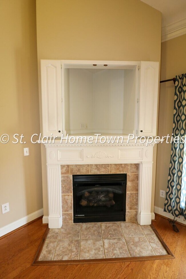 Building Photo - GREAT RENTAL IN FOX HOLLOW SUBDIVISION!