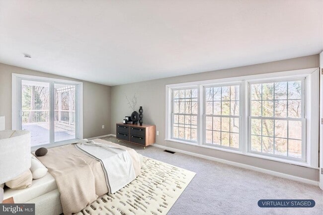 Building Photo - 422 Spackmans Ln