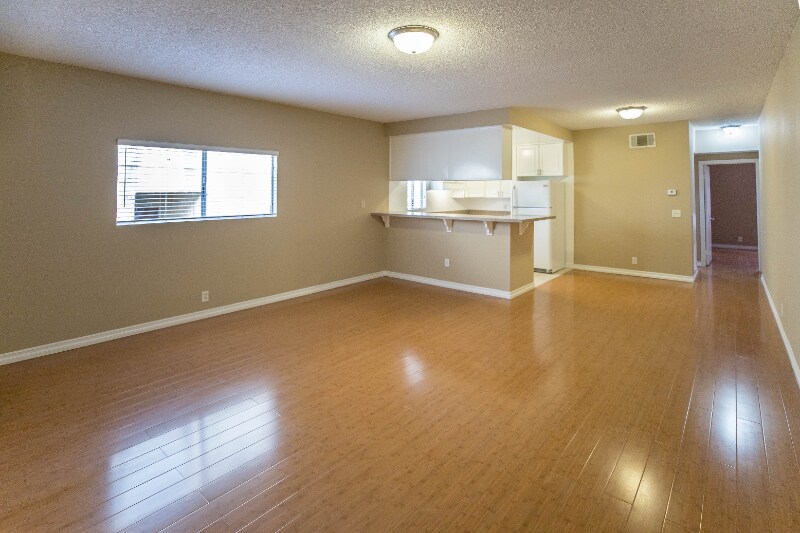 Primary Photo - 1939 Beloit Ave