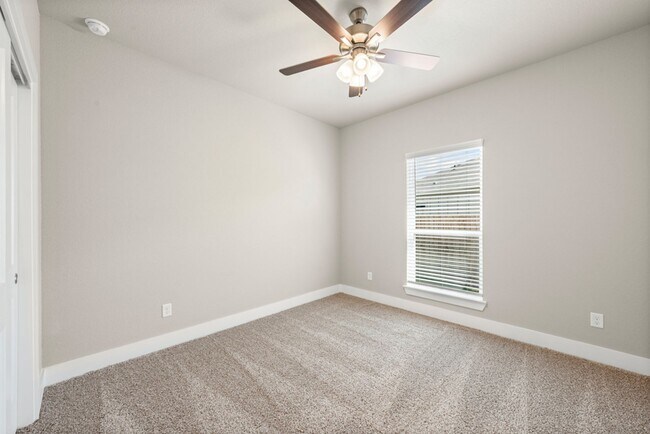 Building Photo - Modern Comfort Meets Style in Hartrick Ranch