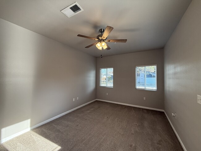 Building Photo - 1472 Hooker Oak Ave