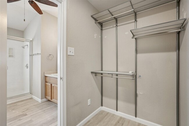 Building Photo - 4937 Hartson