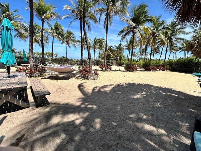 Building Photo - 9172 Collins Ave