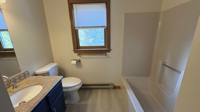 Building Photo - 44 Garfield St