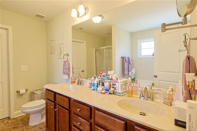 Building Photo - 1641 Mount Rainer Dr