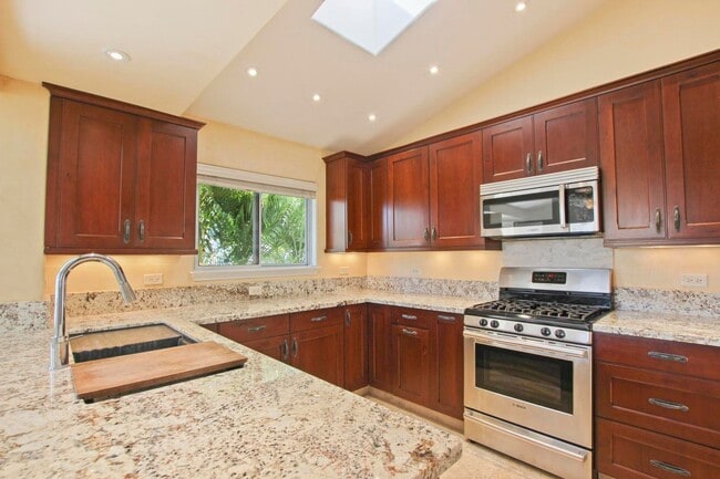 Building Photo - Gated community unfurnished home with spa & ocean views