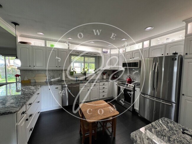 Building Photo - "Charming 3 bedroom 2 bathroom Sylvania home with Granite Countertops.