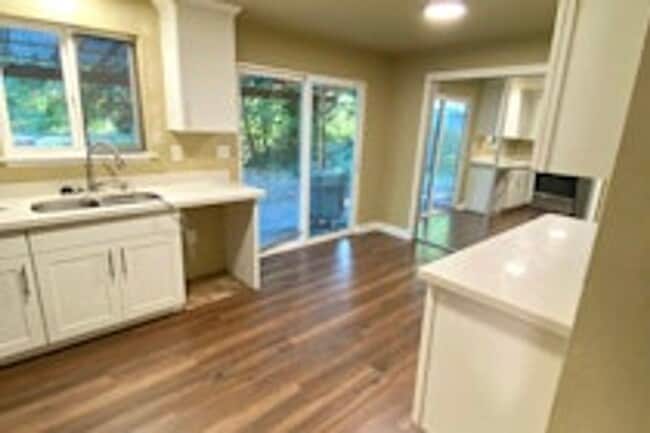 Building Photo - 3bd/1ba Duplex in Lakewood