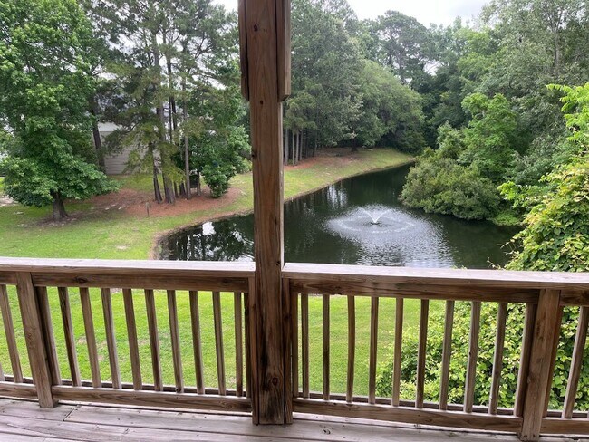 Building Photo - Available now. 3BR/3.5 BA Townhome in Ashl...