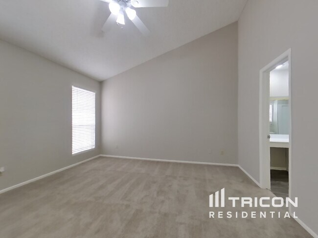 Building Photo - 9607 N 88th Dr