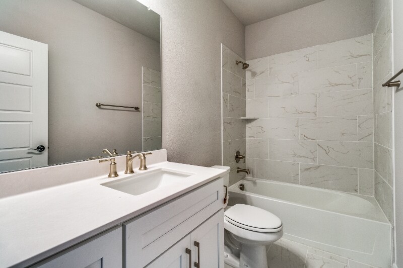 Building Photo - 3808 Clara Dr