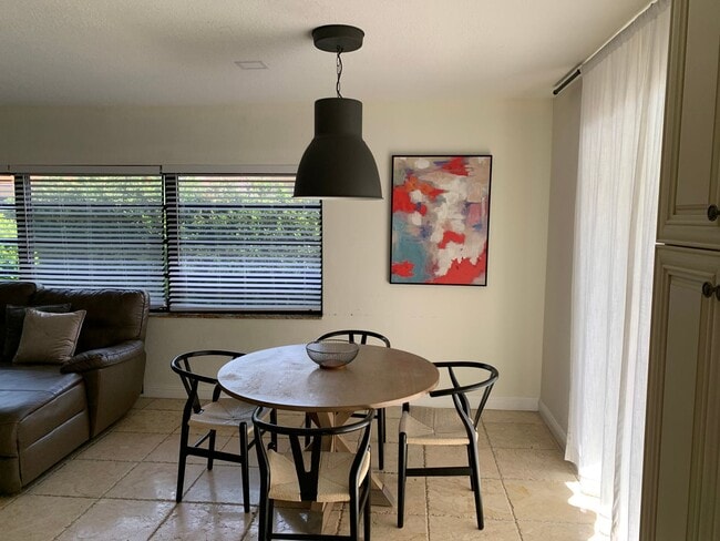 Building Photo - Single Family Home 5/3