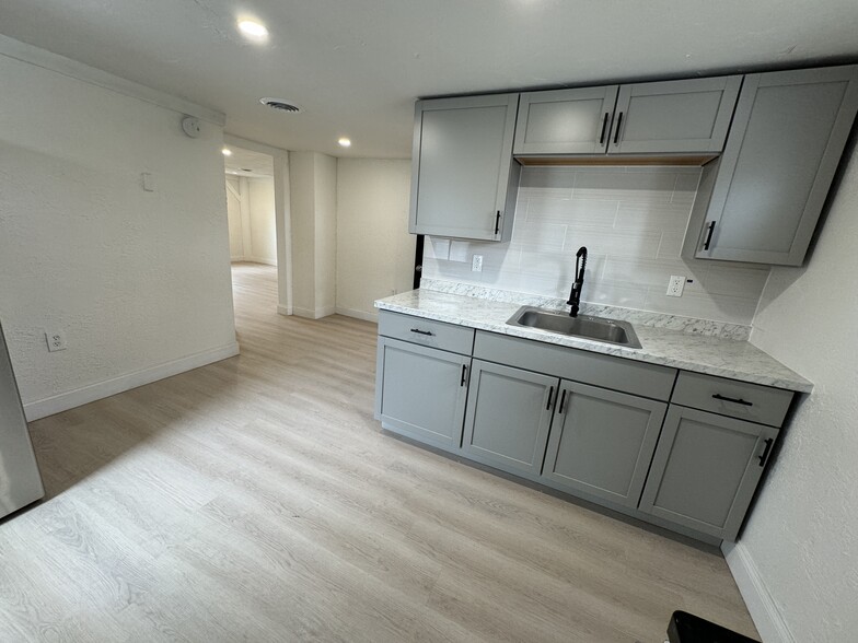 Kitchen looking into livingroom - 51 Franklin Ave