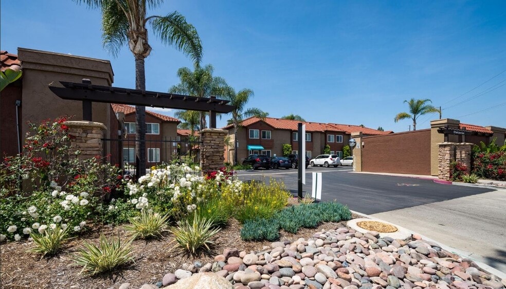 Building Photo - 101 S Spruce St