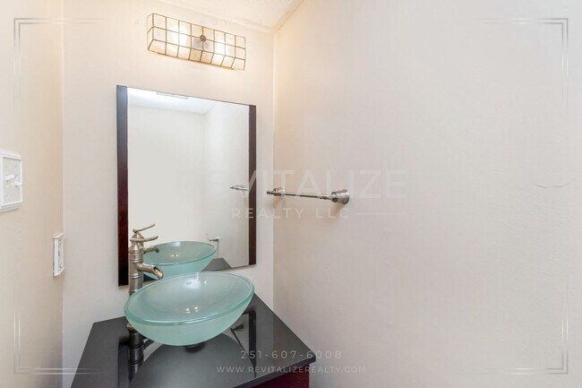 Building Photo - 9490 Cinder Dr