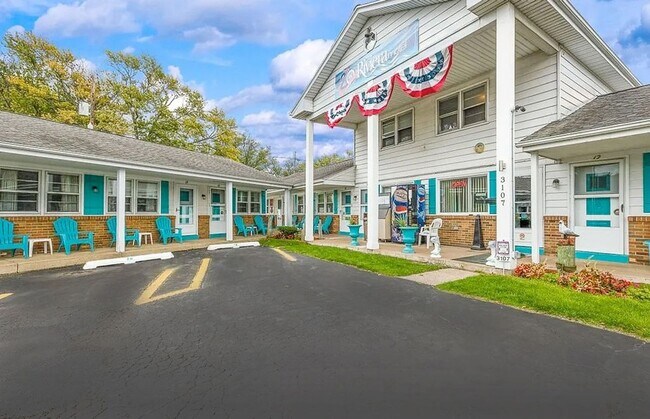 Building Photo - Riviera Motel