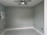 Building Photo - 4340 SW 24th St