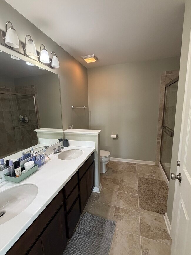 Building Photo - 10097 Cummings St