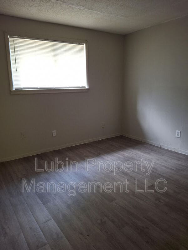 Building Photo - 753 Kings Alley