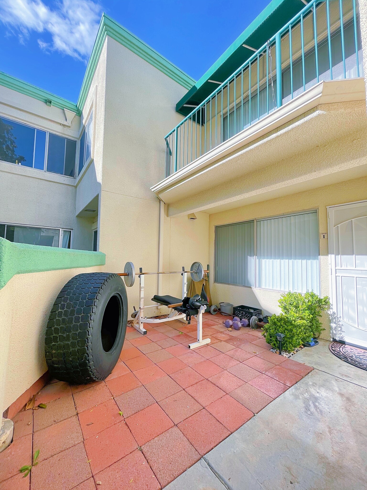 Courtyard - 18526 Mayall St