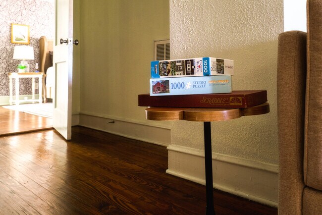 Building Photo - 715 Grandin Rd