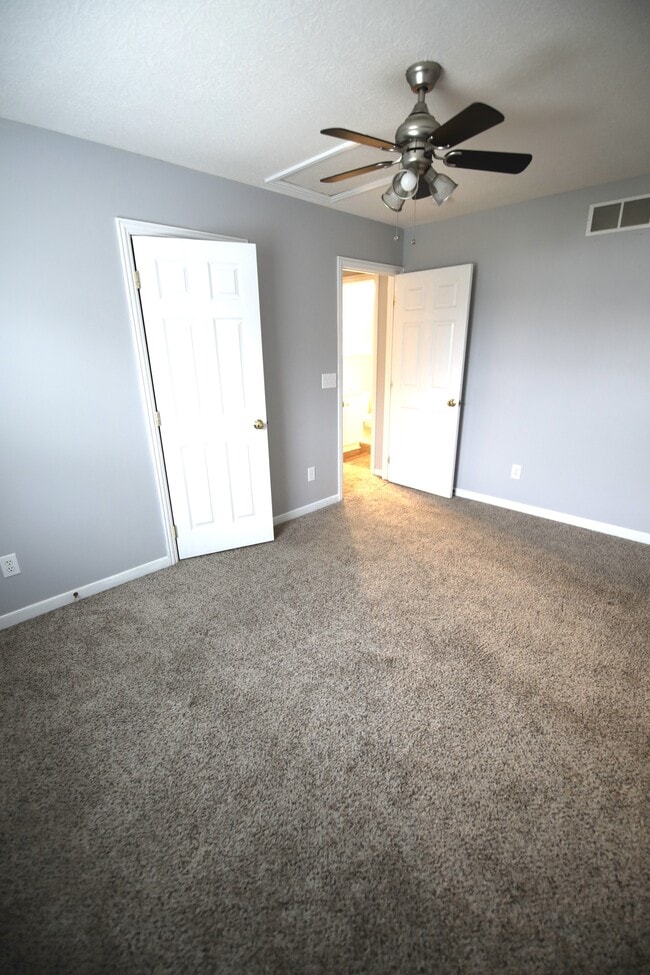 Building Photo - 4400 Greensbury Dr