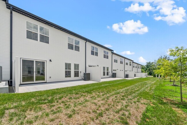 Building Photo - Sango Drive 3 Bedroom Condo For Rent!