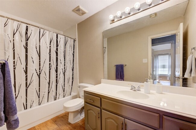 Building Photo - 1411 Pine Mills Dr