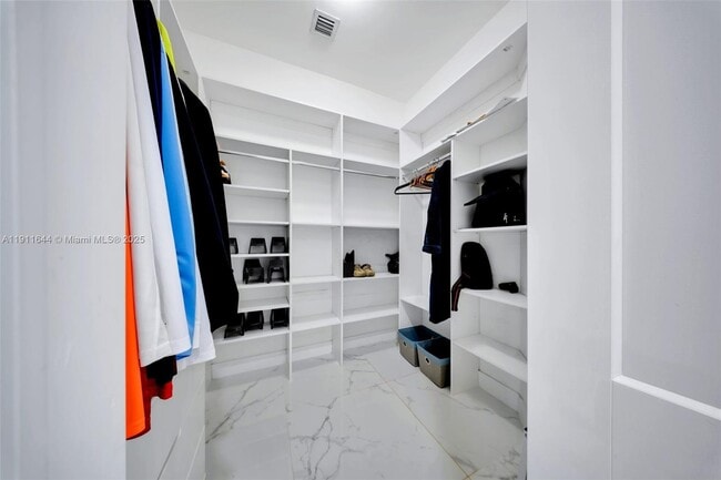 Building Photo - 1550 SW 89th Ct