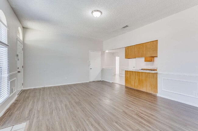 Building Photo - Easy Access to Highways with this 3BR in Arlington