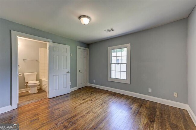 Building Photo - 103 Chicamauga Ave SW