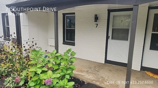 Building Photo - 7 Southpoint Dr