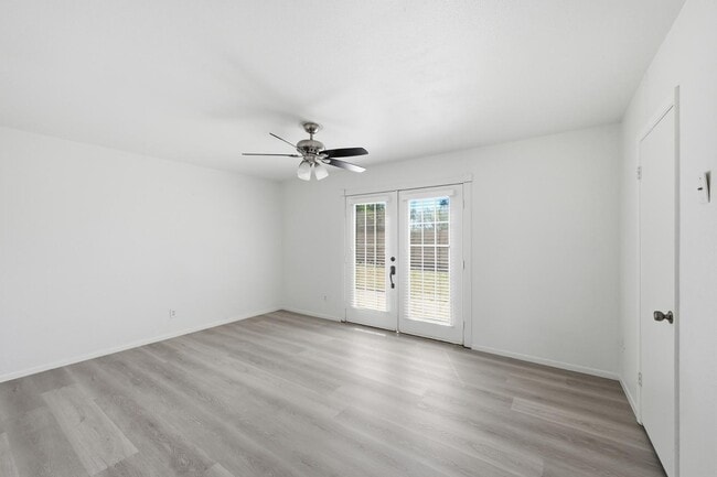 Building Photo - 5229 E Winchcomb Dr