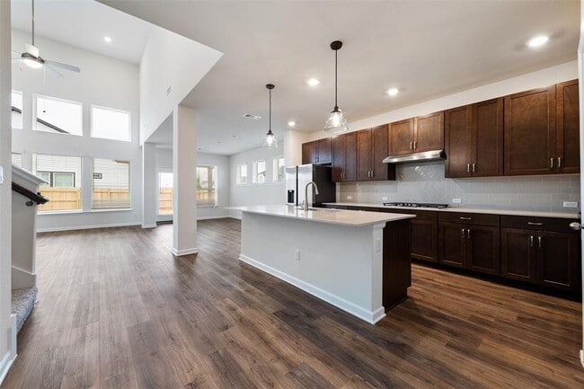 Building Photo - 801 Simmental Loop