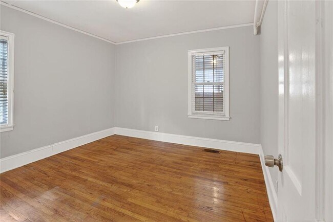 Building Photo - 2728 Winburn Terrace