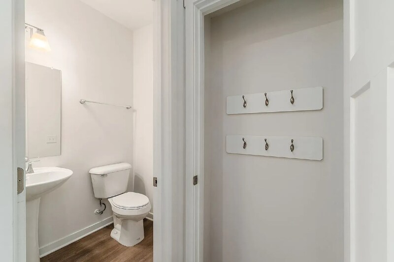 Building Photo - 126 Weeping Willow Dr