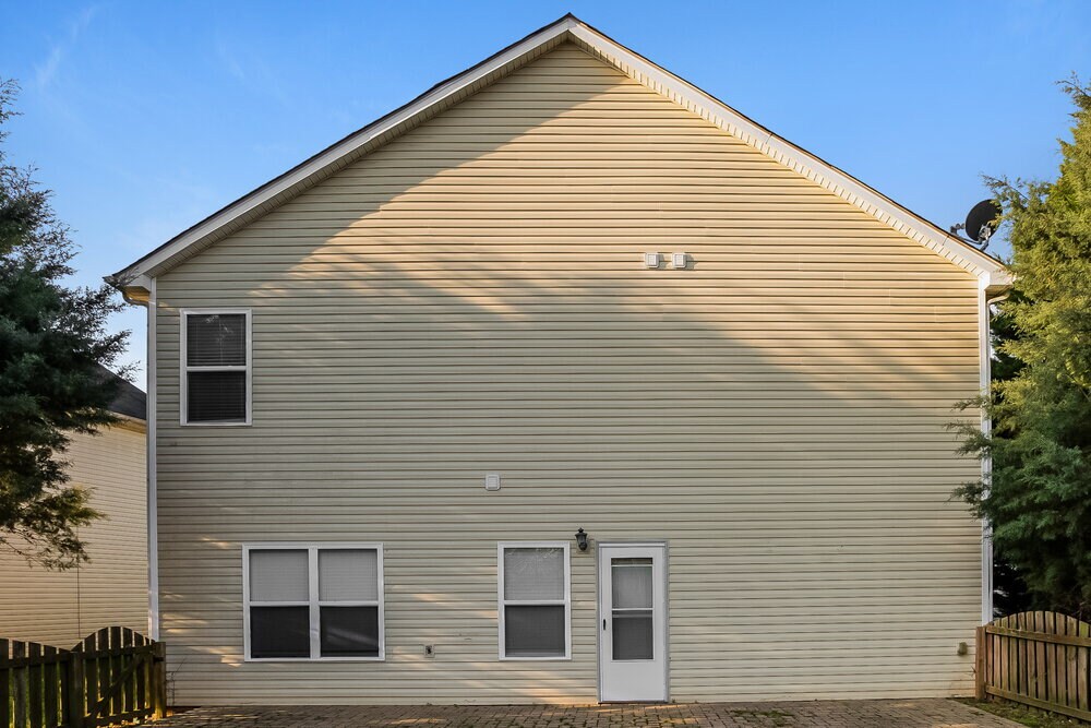 Building Photo - 1530 Ladora Dr