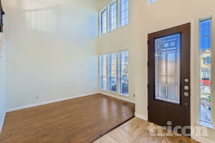 Building Photo - 12069 Brownwood Dr