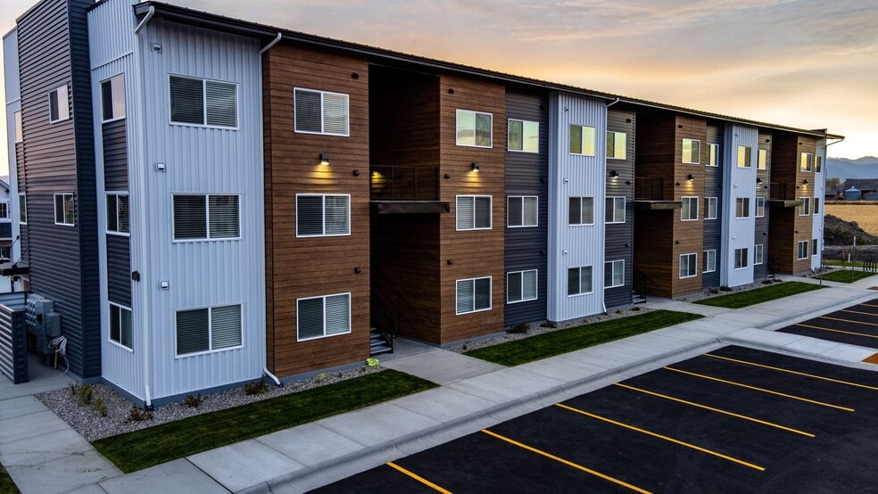 Interior Photo - Millhouse East + West