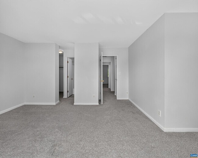 Building Photo - 225 Harvest Dr