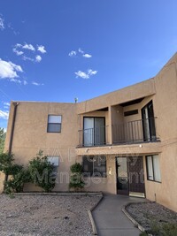 Building Photo - 12304 Candelaria Rd NE