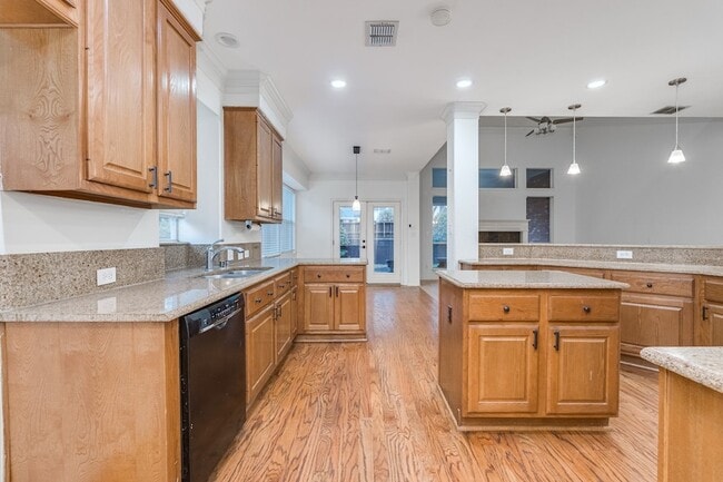 Building Photo - 3829 Bonita Dr